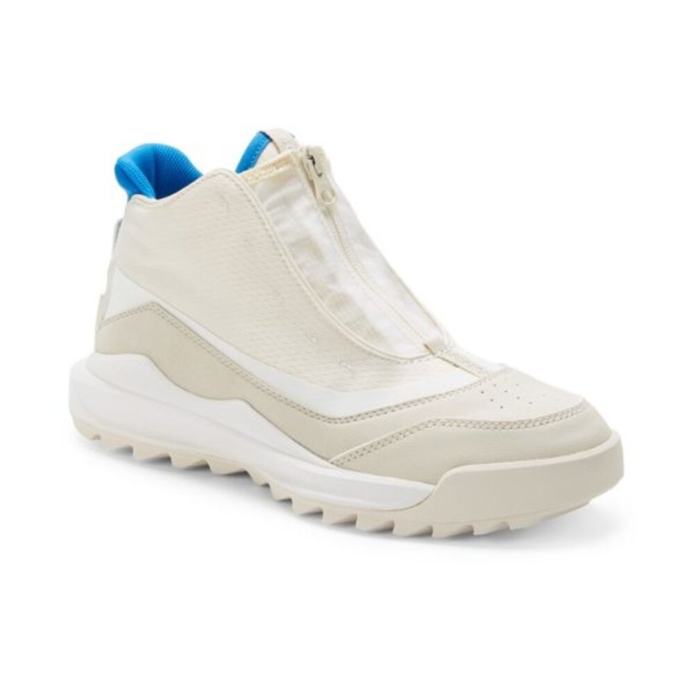 Sorel Ona Slip On Chunky Sneakers in size 9